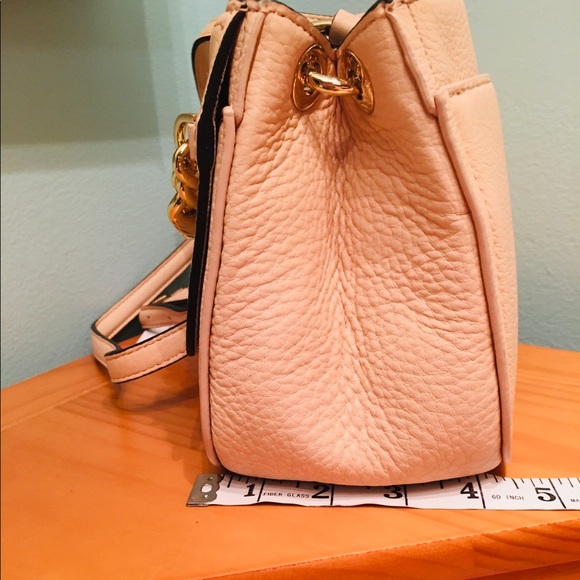 ⭐️⭐️2X. HOST PICK⭐️⭐️ NWT 💯% Authentic Calvin Klein Leather Crossbody - Picture 9 of 16